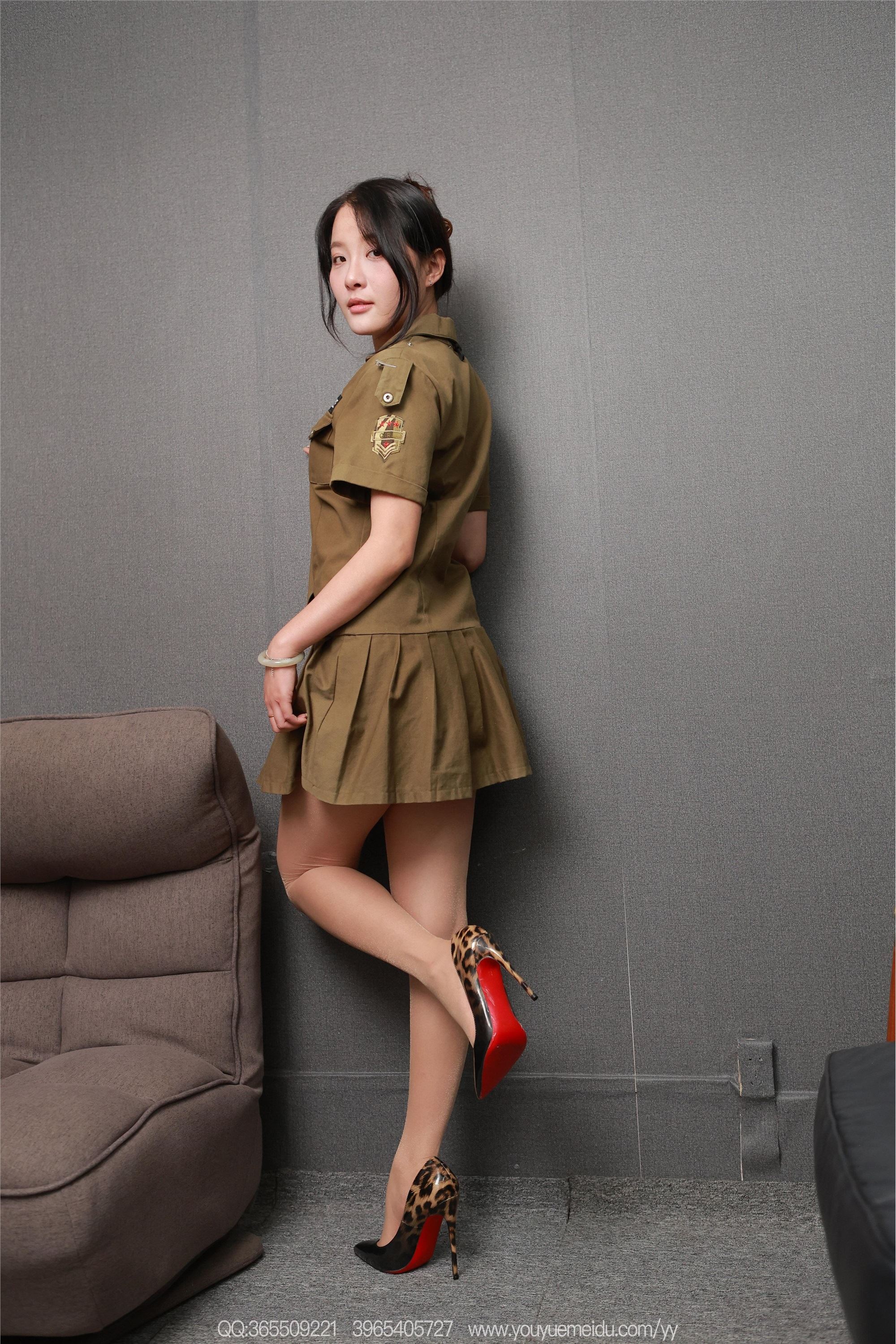 IESS异思趣向  2025.12.27 丝享家2249：婉萍《豹纹高跟女警》